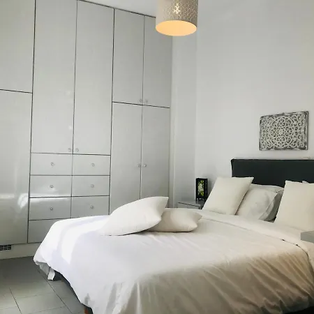 Violeta At Livadia شقة