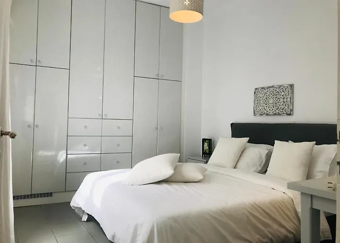 Violeta At Livadia 아파트