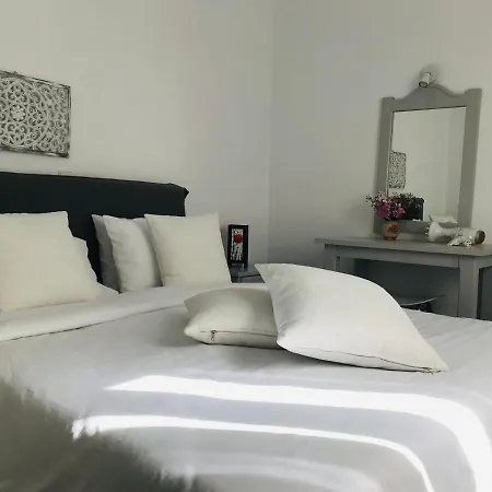 Apartment Violetta At Livadia *